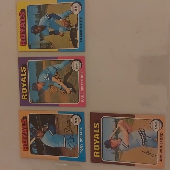 Kansas City Royals 1975 Topps Trading Cards - Picture 7 of 11